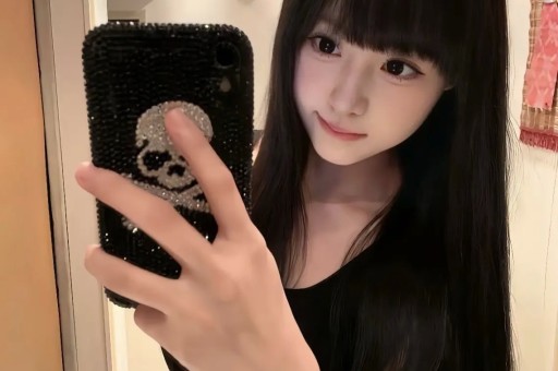 抖音初代网红 x 严谨泳装照 抖音初代网红 x 严谨泳装照