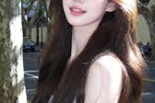 李佳琦直播间方面回应：李佳琦未婚、不退休“退出直播事业”为误读